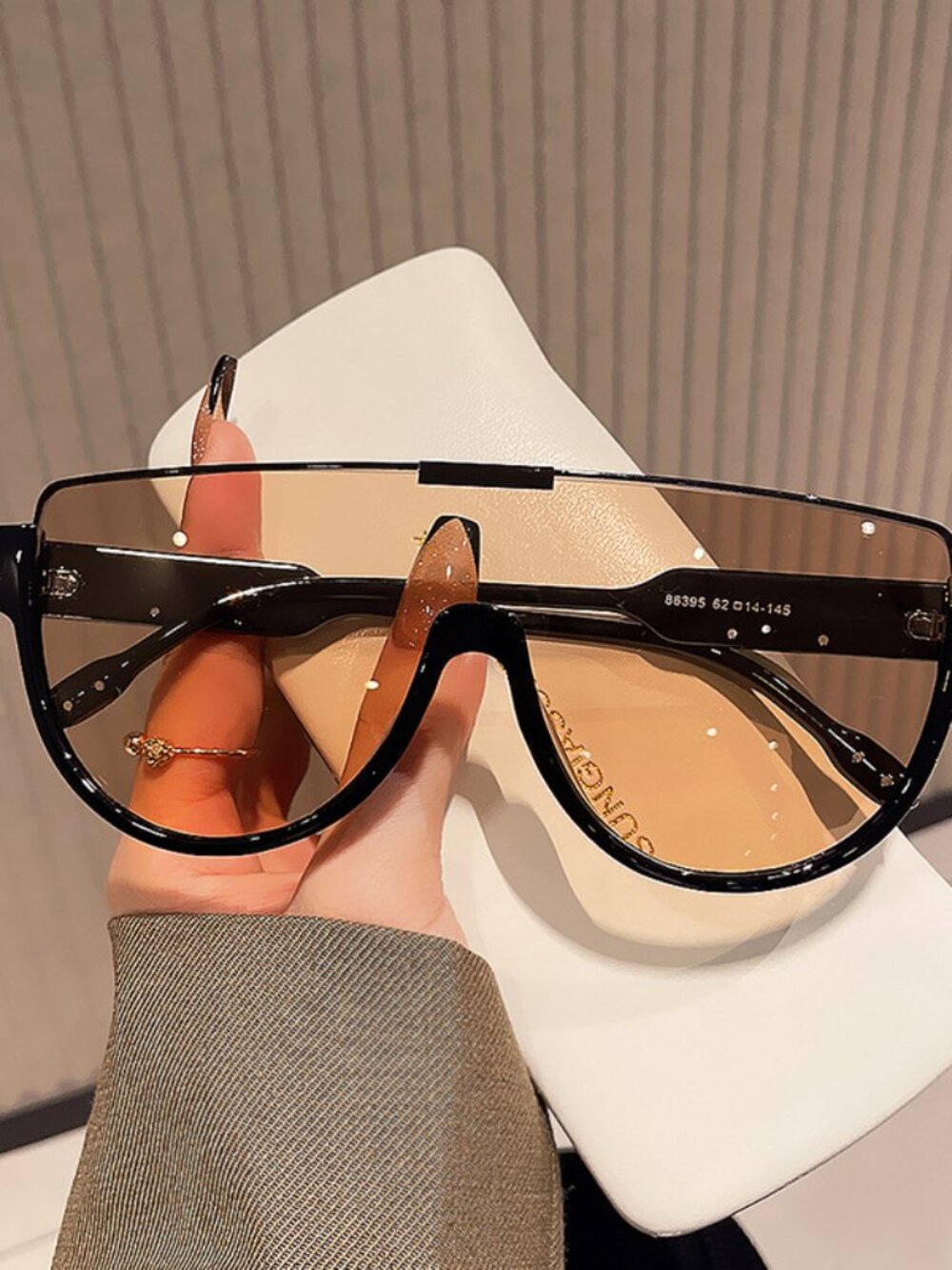 Rimless Shield Sunglasses Black/Tea
